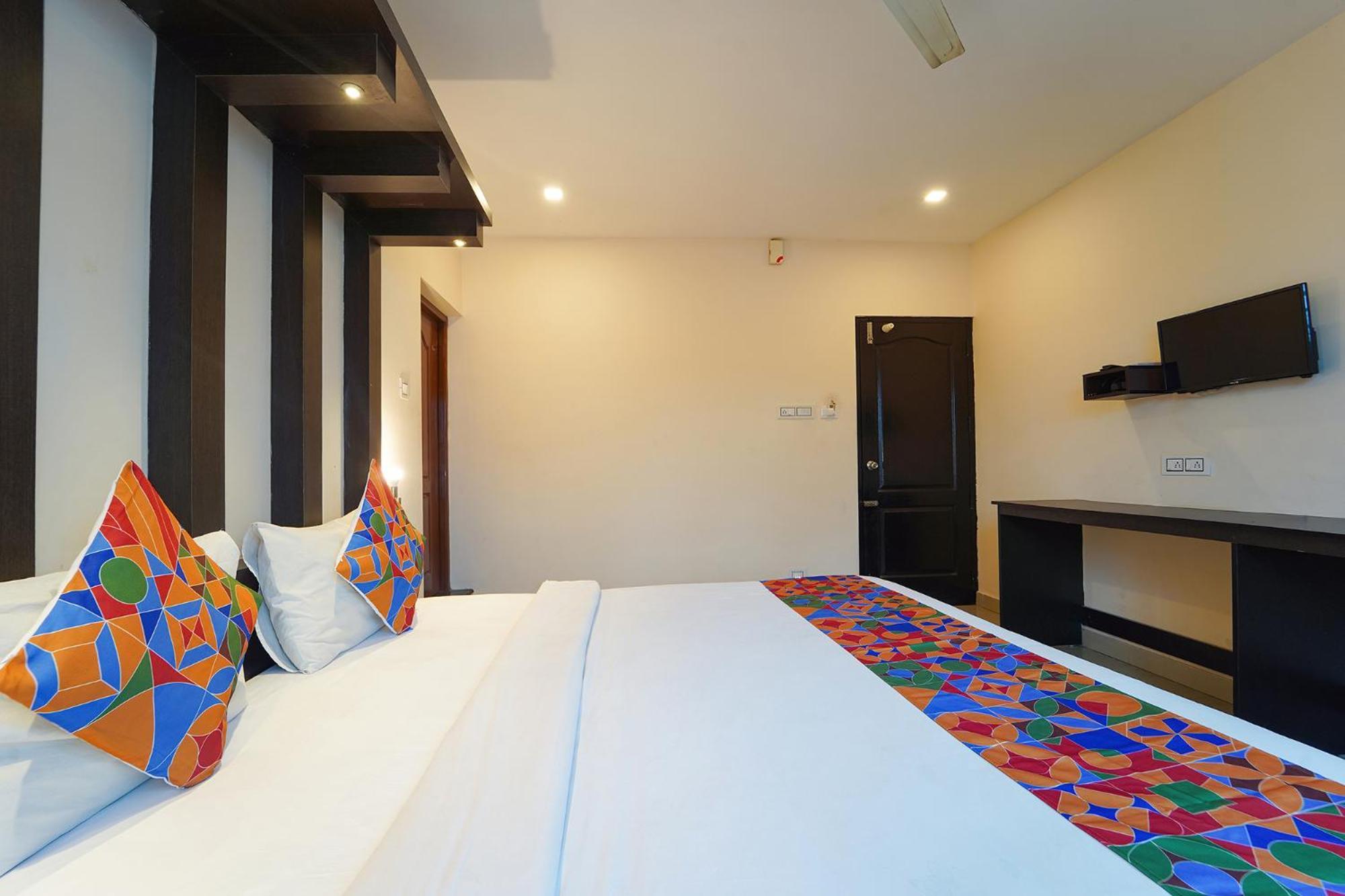 Zion Plaza Hotel Nedumbassery Exterior photo