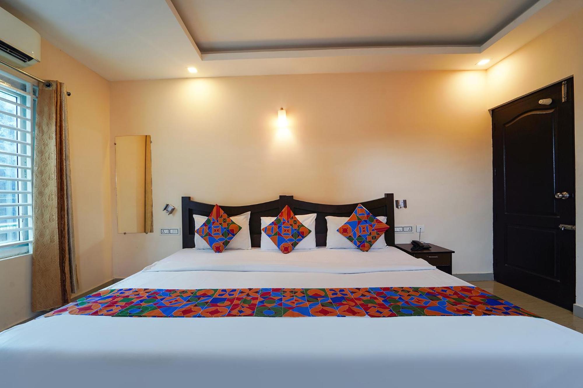 Zion Plaza Hotel Nedumbassery Exterior photo