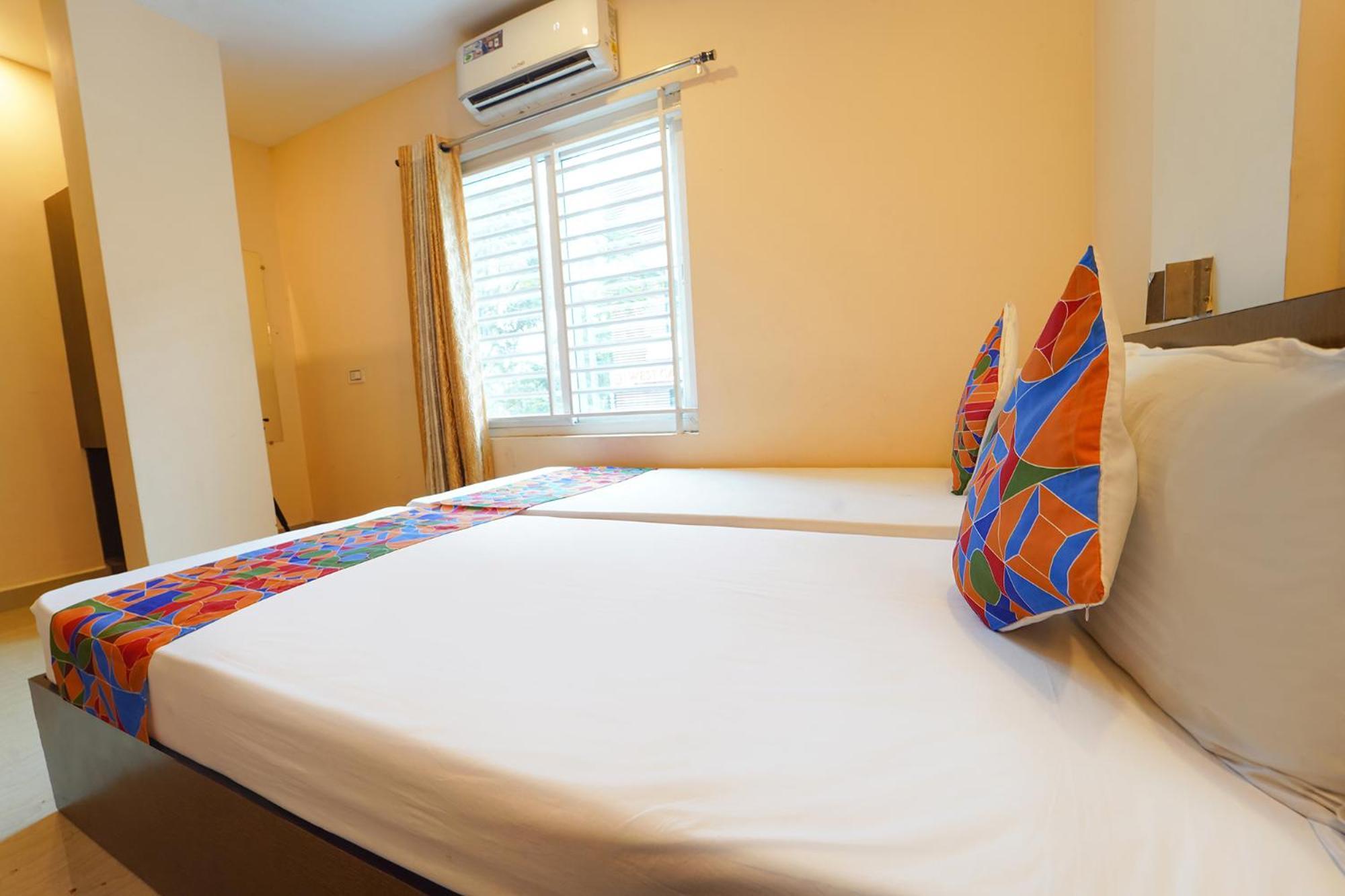 Zion Plaza Hotel Nedumbassery Exterior photo