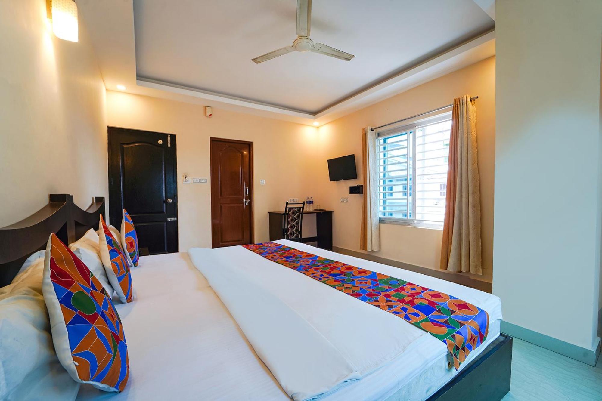 Zion Plaza Hotel Nedumbassery Exterior photo